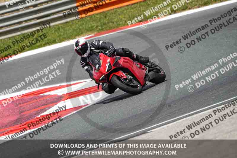 cadwell no limits trackday;cadwell park;cadwell park photographs;cadwell trackday photographs;enduro digital images;event digital images;eventdigitalimages;navarra;no limits trackdays;peter wileman photography;racing digital images;trackday digital images;trackday photos
